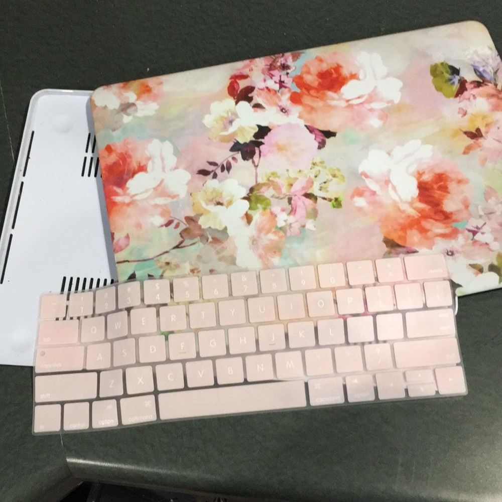 mac book pro 13” with touch bar